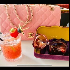 Women Gucci sunglasses 🕶️🩷